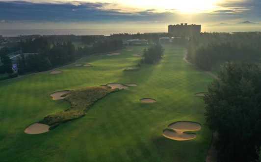 Sân golf Montgomerie Links giá, địa chỉ, dịch vụ