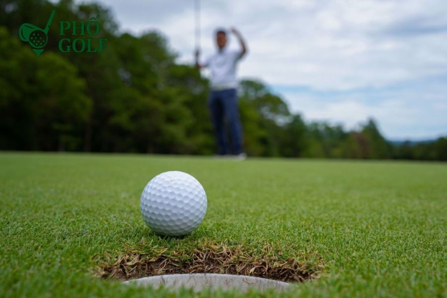 Hole in one là gì? Khám phá cú đánh ngàn vàng trong golf Hole in one là gì? Khám phá cú đánh ngàn vàng trong golf