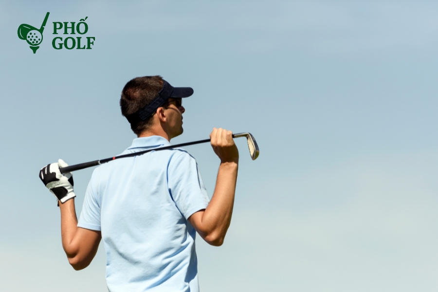 Chấn thương khi swing gậy sắt, nguyên nhân và cách phòng tránh Golfer nghỉ ngơi hợp lý để phục hồi thể lực và tránh chấn thương