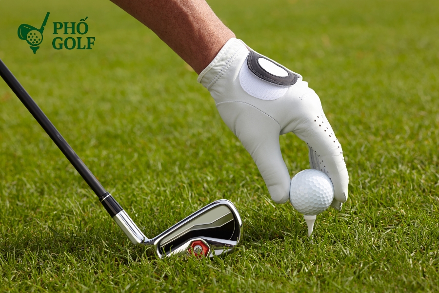 Pitching golf là gì, kỹ thuật và cách chọn gậy chuẩn? Golfer bị giảm tốc độ khi pitching do lo lắng kiểm soát lực đánh
