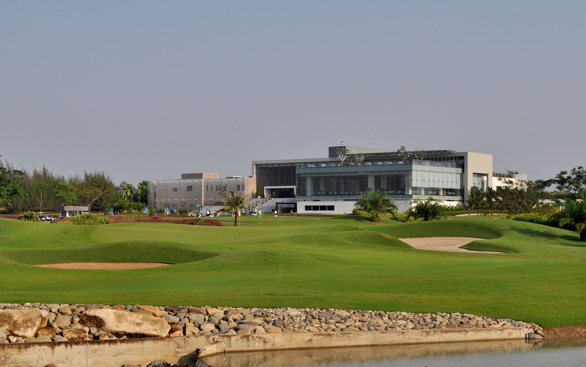 Sân golf Phú Mỹ Hưng bảng giá dịch vụ và review mới Twin Doves Golf Club tuyển dụng tháng 11/2025